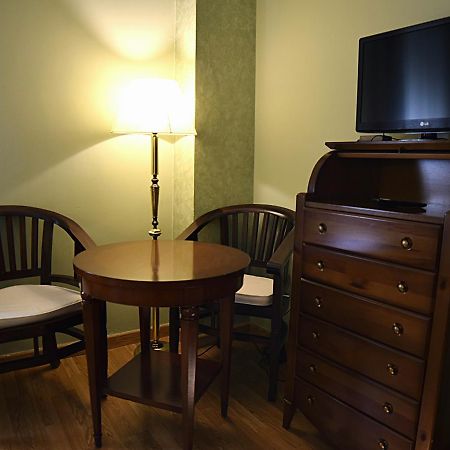 Hotel Mercedes Aranjuez Bagian luar foto