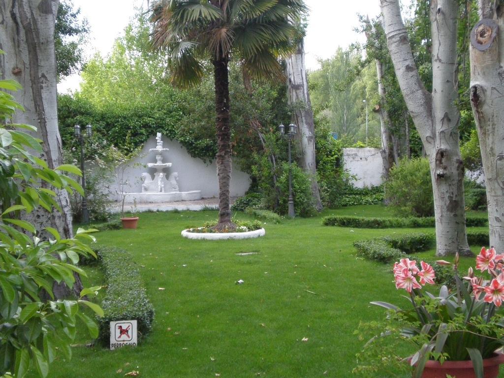Hotel Mercedes Aranjuez Bagian luar foto