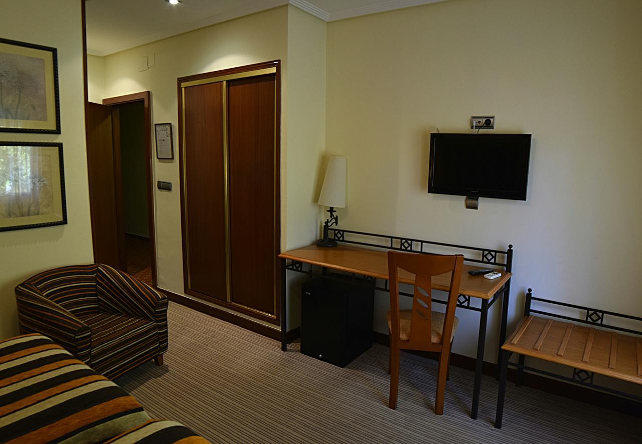 Hotel Mercedes Aranjuez Bagian luar foto