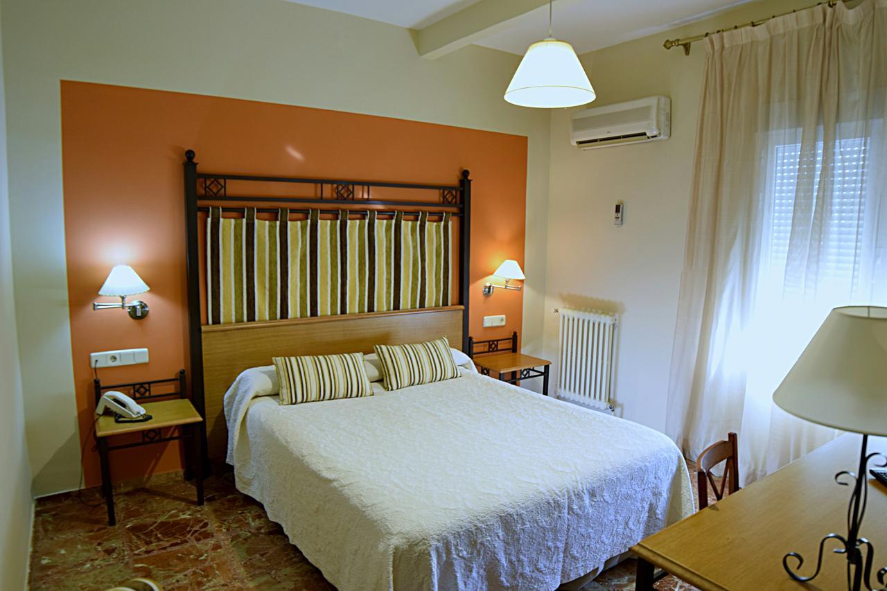 Hotel Mercedes Aranjuez Bagian luar foto