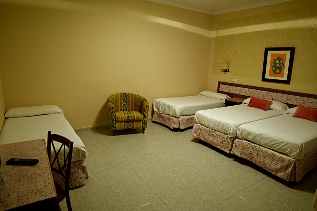 Hotel Mercedes Aranjuez Bagian luar foto