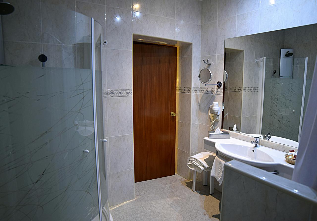 Hotel Mercedes Aranjuez Bagian luar foto